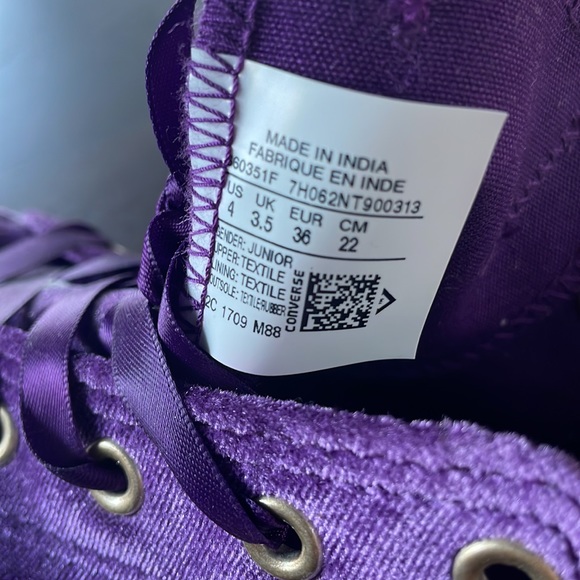 Velvet Converse Sneakers - Picture 9 of 9